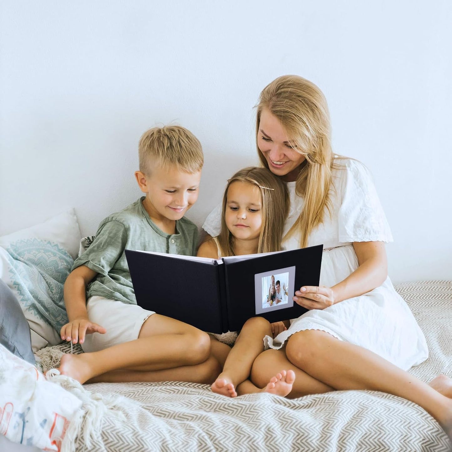 Photo Album Self Adhesive Pages Scrapbook Large Magnetic Photo Albums with Sticky Pages Scrapbooks for Wedding Baby for 4x6 5x7 8x10 Picture Photo Books 11x10.6 Black 60 Pages