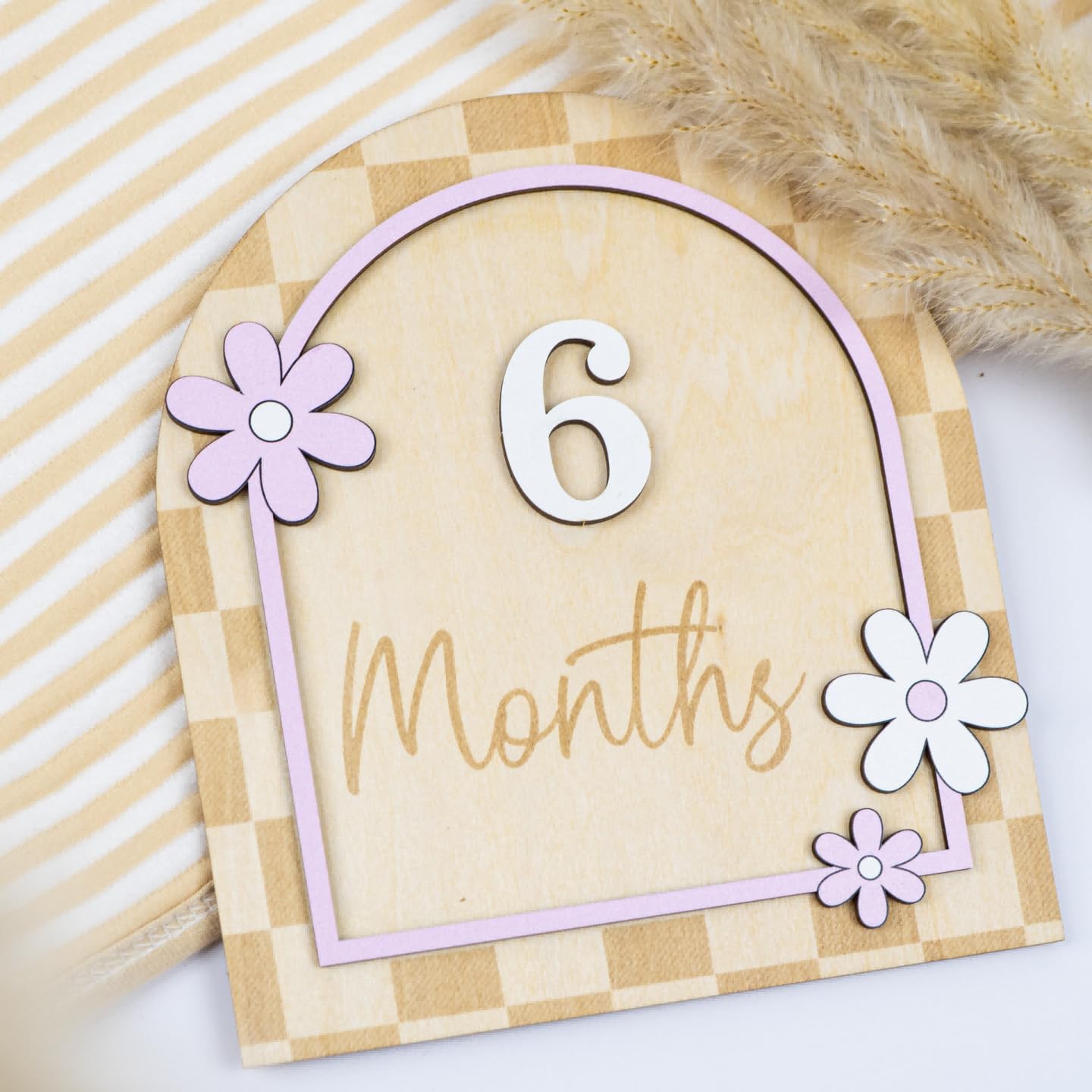Daisy Flower Baby Monthly Milestone Cards - Wooden Monthly Milestone Double Sign - Newborn Photography Props to Document Your Baby´s Growth - Baby Announcement Sign (B10)