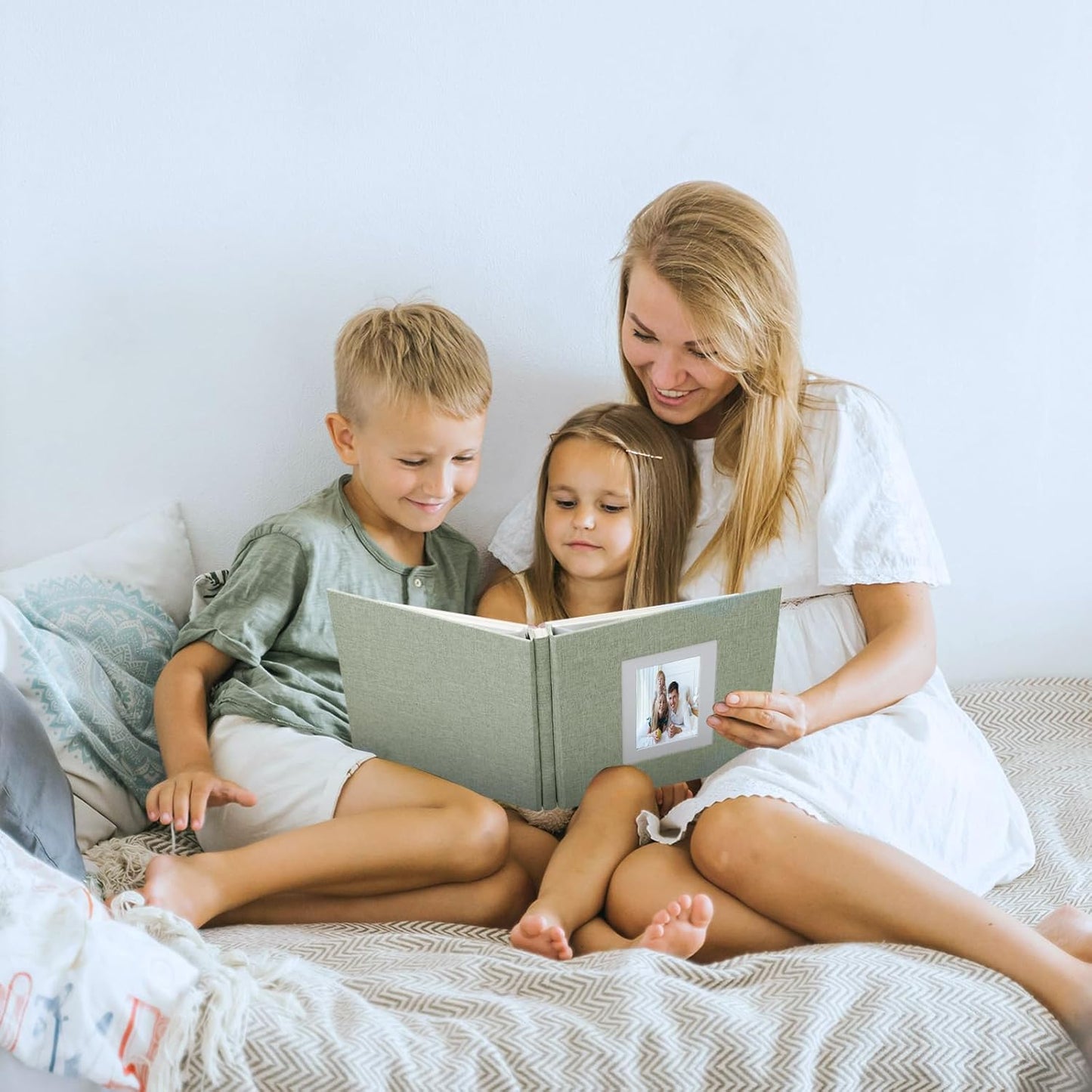 Photo Album Self Adhesive Pages Scrapbook Large Magnetic Photo Albums with Sticky Pages Scrapbooks for Wedding Baby for 4x6 5x7 8x10 Picture Photo Books 13.2x12.8 GrassGreen 60 Pages