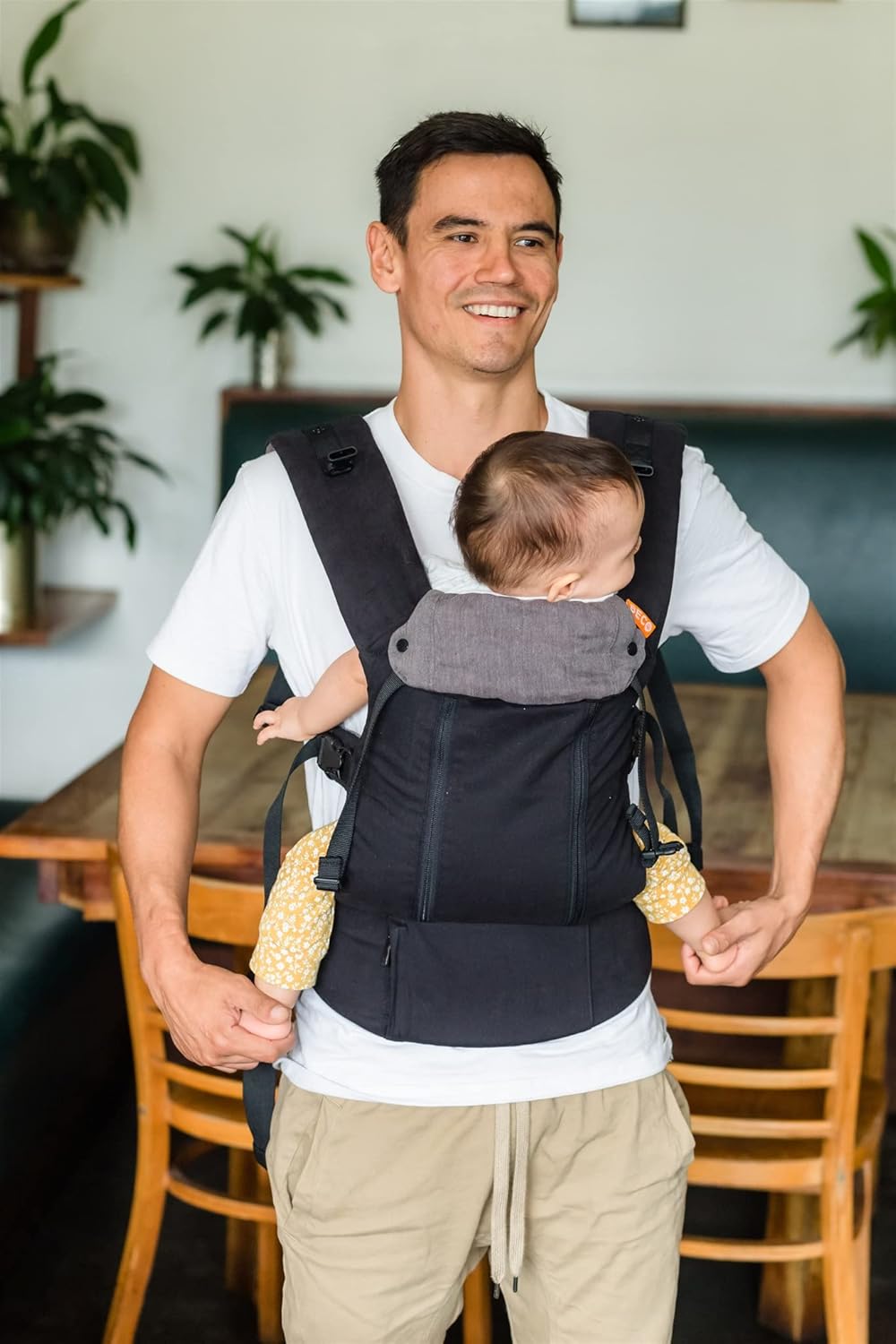 Beco Baby Carrier 8 Hybrid Newborn to Toddler Carrier (7-45lbs) - All in 1 Mesh Toddler Carrier - Baby Carrier Backpack, Front and Hip Carrier with Adjustable Seat - Cooling Ergonomic Carrier (Black)