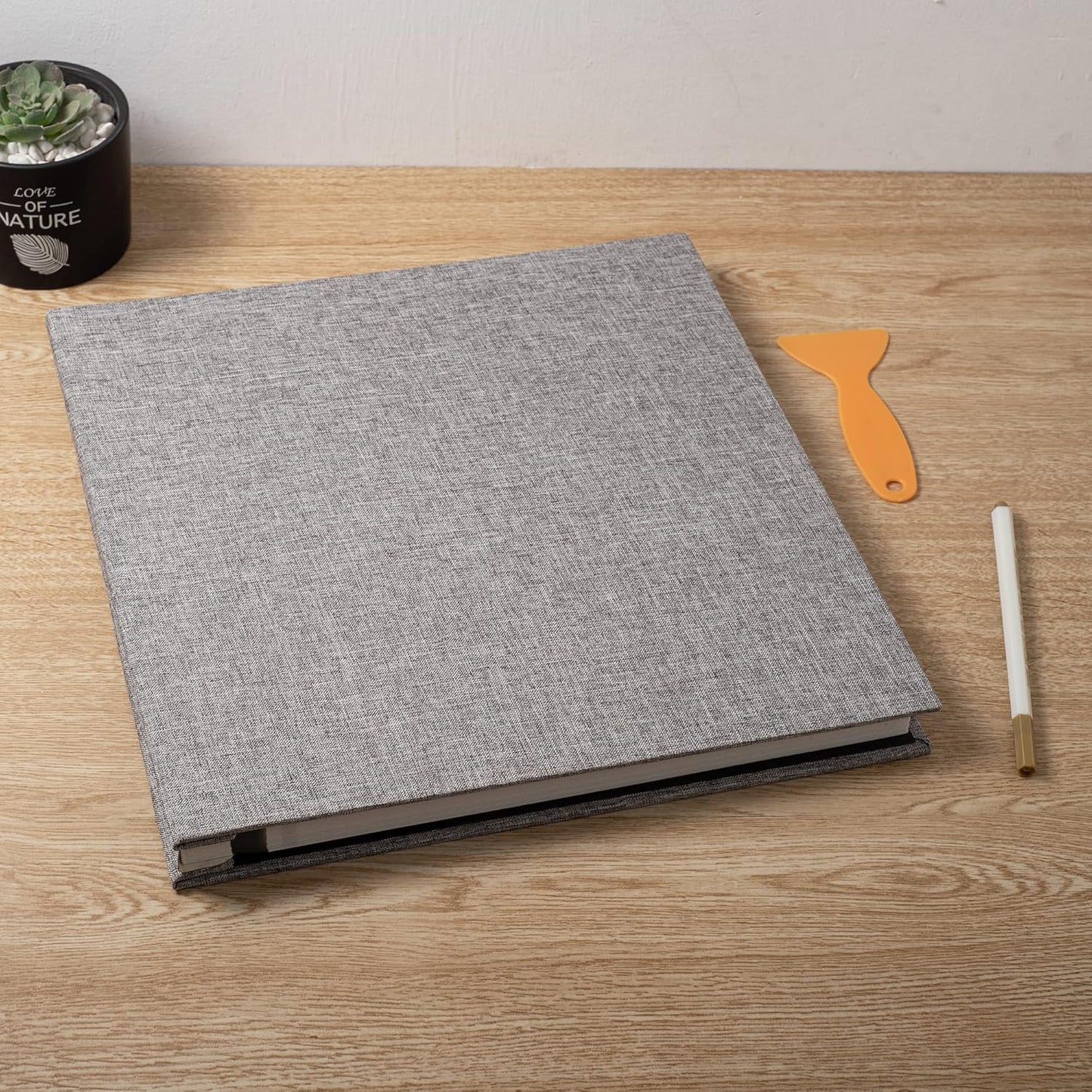 Large Photo Album Self Adhesive Scrapbook Album for 4×6 5×7 8×10 Pictures DIY Magnetic Linen Cover Album 60 Pages for Family Wedding Gifts with Metal Pen and Plastic Board