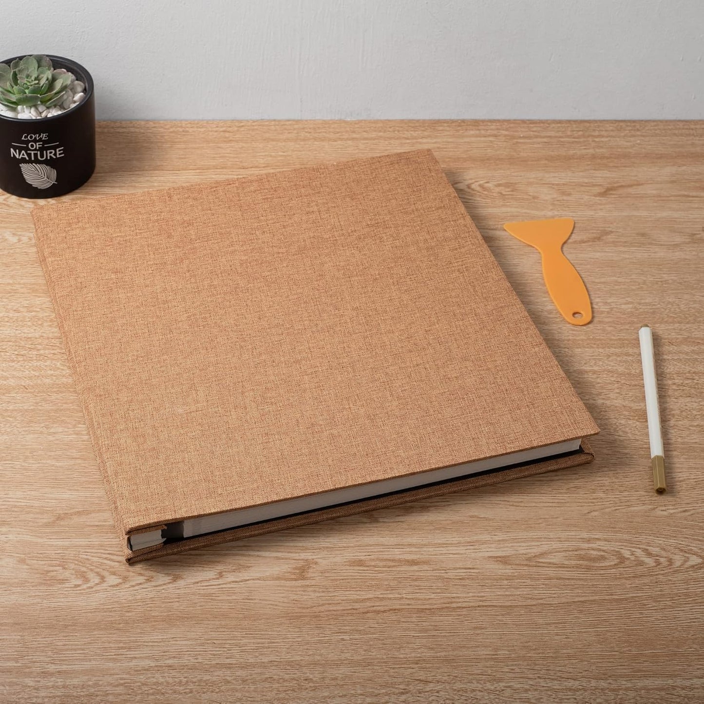 Large Photo Album Self Adhesive Scrapbook Album for 4×6 5×7 8×10 Pictures DIY Magnetic Linen Cover Album 40 Pages for Family Wedding Gifts with Metal Pen and Plastic Board