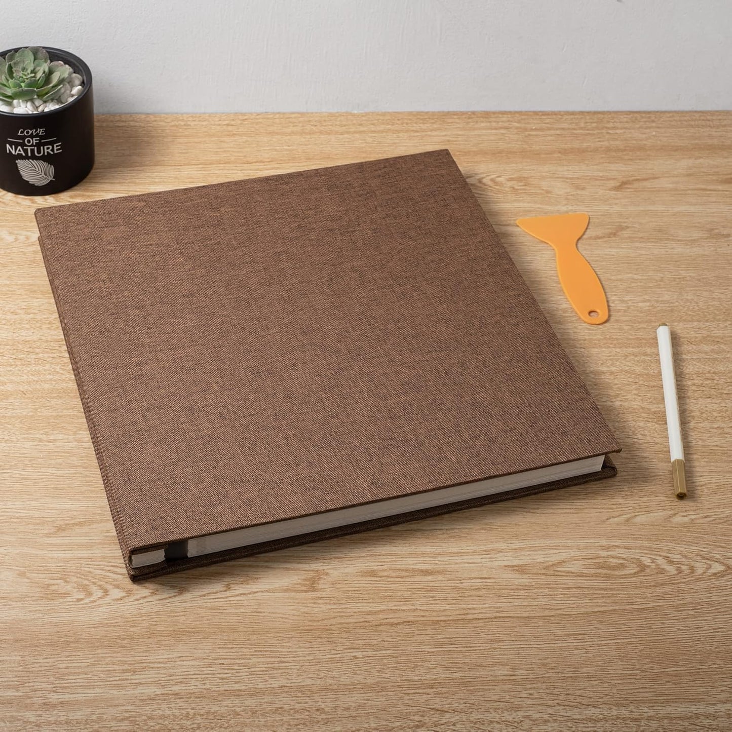 Large Photo Album Self Adhesive Scrapbook Album for 4×6 5×7 8×10 Pictures DIY Magnetic Linen Cover Album 40 Pages for Family Wedding Gifts with Metal Pen and Plastic Board