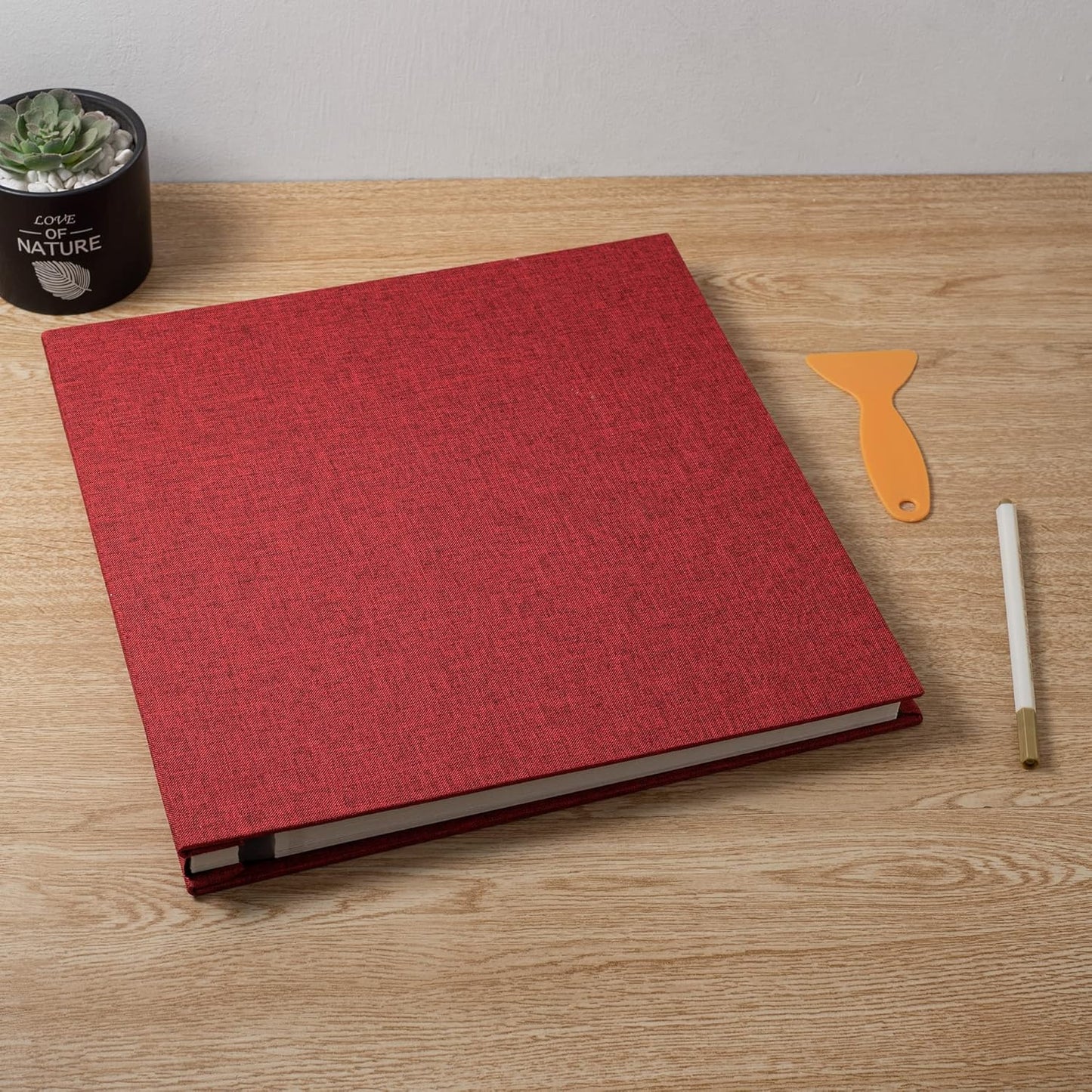 Large Photo Album Self Adhesive Scrapbook Album for 4×6 8×10 Pictures DIY Magnetic Linen Cover Album 60 Pages for Family Wedding Gifts with Metal Pen and Plastic Board