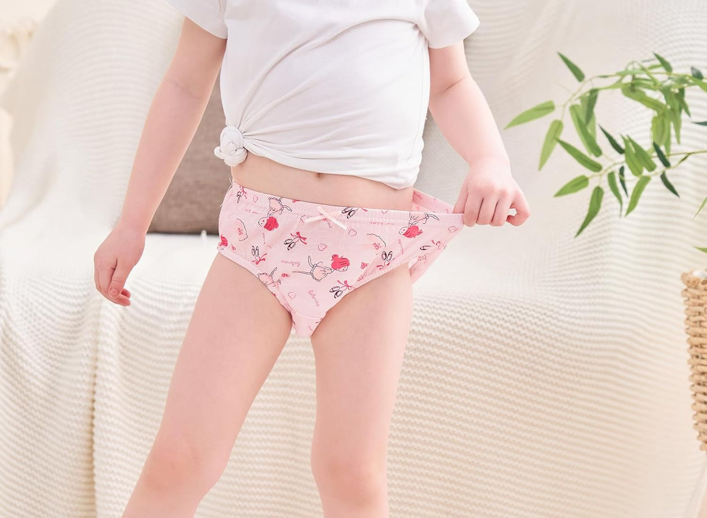 CHUNG Toddlers Little Girls Cotton Briefs Panties Pack of 5/6 Print Underwear 2T-10Years