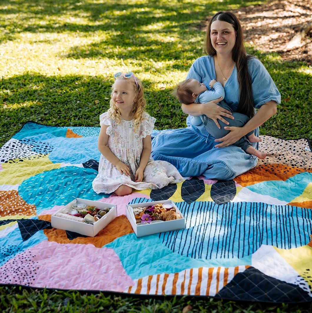 Jumbo Picnic Rug, Large Picnic Mat, 6'7" x 6'7", Outdoor Waterproof Picnic Blanket Beach Mat, Foldable & Waterproof, Picnic Blankets Ideal for Beach & Park, Outdoor Blanket, Happy Now