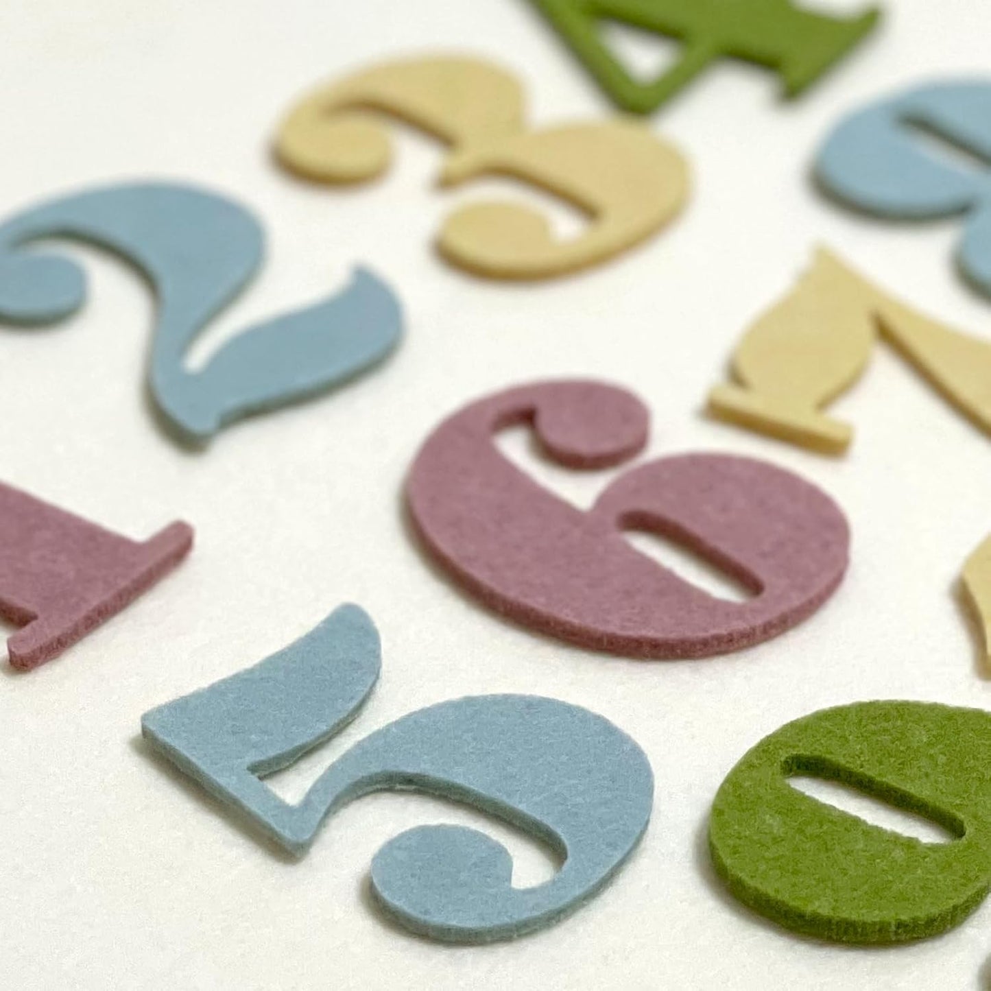 Felt Speech Bubble Baby Monthly Milestone Signs, First Year Baby Photo Prop | Birth Announcement, Growth Tracking, Gender Neutral Baby Shower Newborn Gift, Baby Keepsake (Pastel)