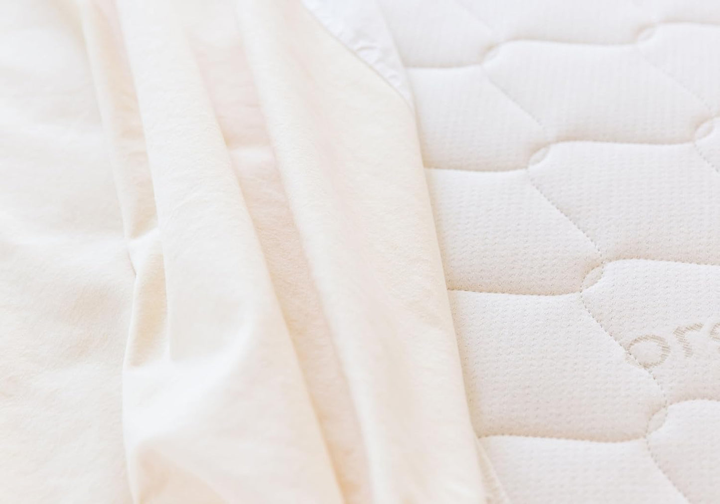 Naturepedic Organic Waterproof Mattress Protector Pad - Washable & Reusable Fitted Stretch Knit Mattress Cover - Highly Absorbent Bed Incontinence Pads - Breathable Cotton Protector for Full, 9"-16"