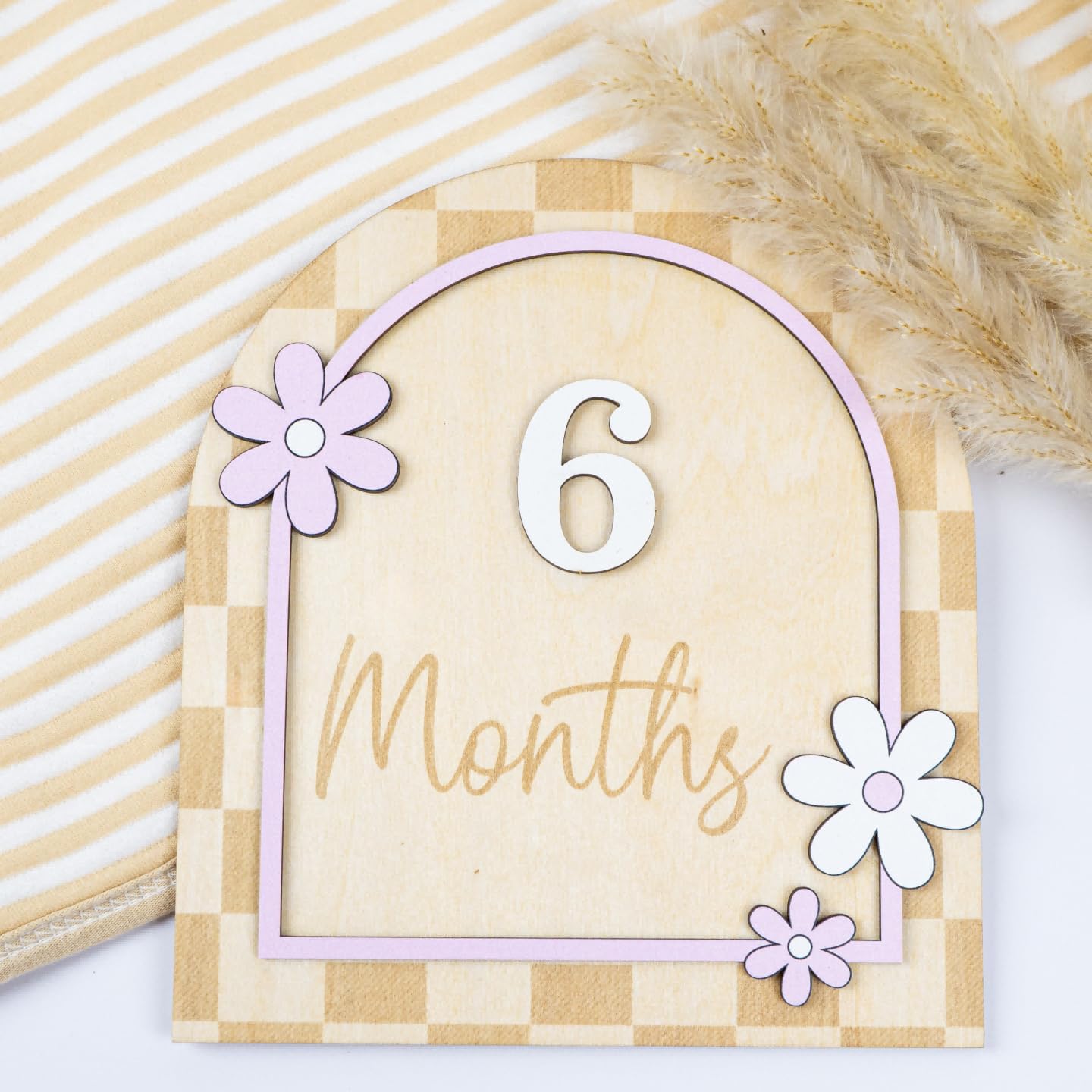 Daisy Flower Baby Monthly Milestone Cards - Wooden Monthly Milestone Double Sign - Newborn Photography Props to Document Your Baby´s Growth - Baby Announcement Sign (B10)