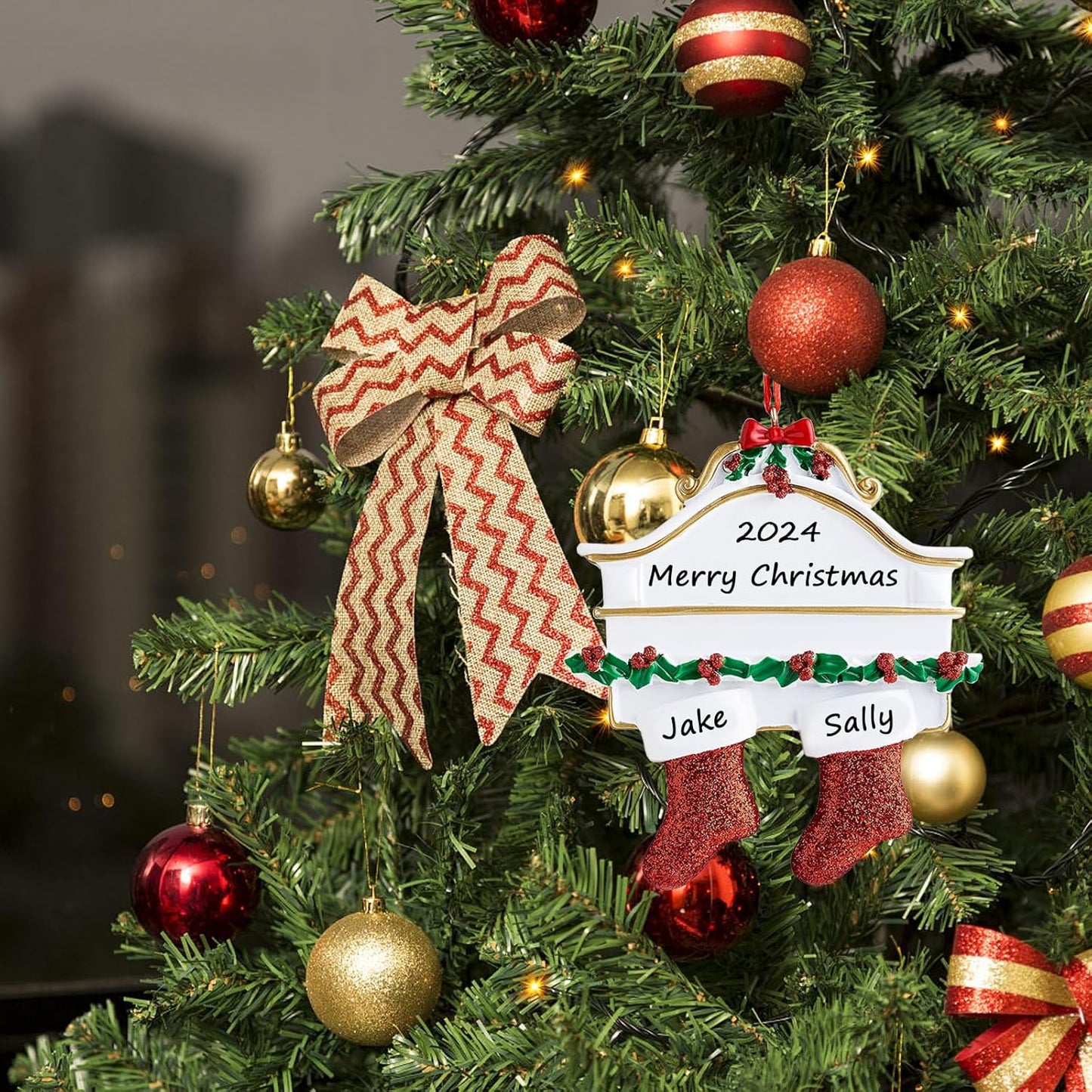 Personalized Christmas Ornaments 2025 Family of 2/3/4/5/6/7/8 Custom Christmas Stocking Ornament with Names Customized Ornaments for Xmas Tree,Family of 2