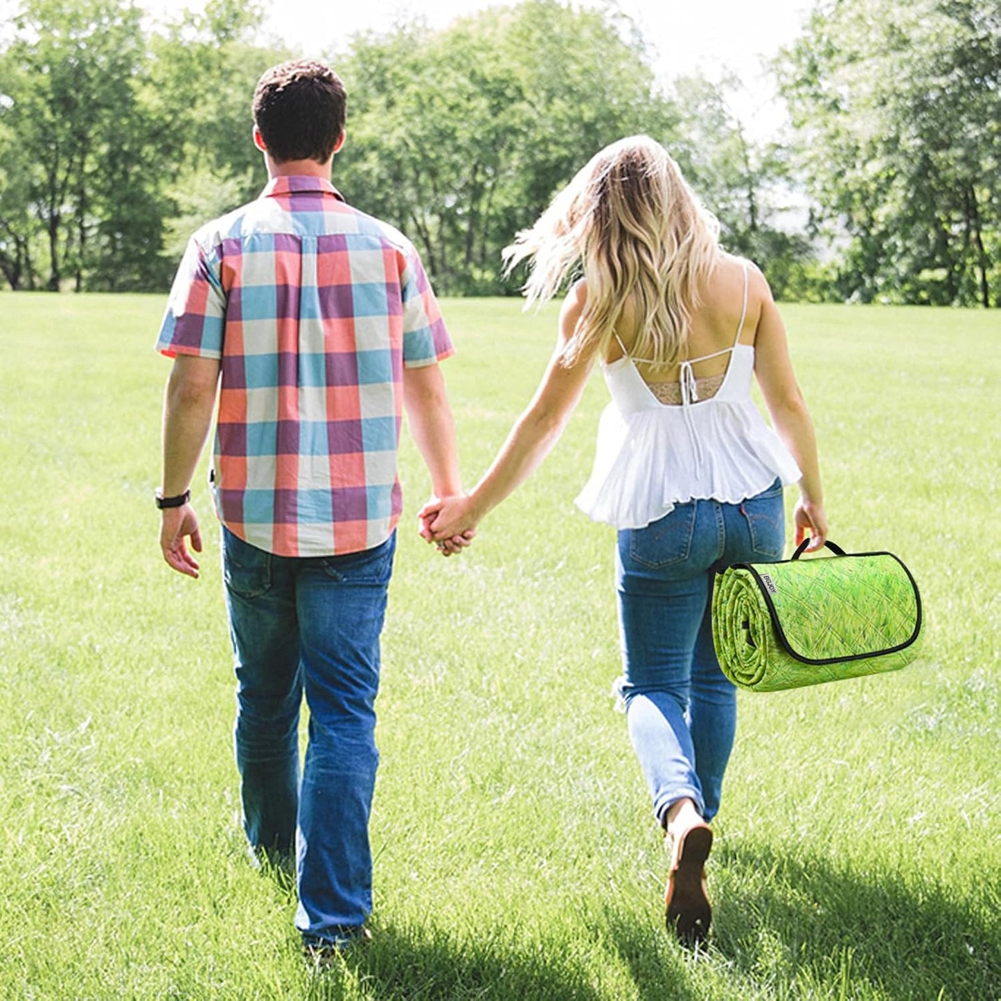 Large Beach Blanket Waterproof Sandproof Picnic Blankets Outdoor Blanket Foldable Beach Mat Sandfree with Carry Strap Lightweight Beach Blankets fit 2 to 4 Adults for Beach Camping Grass Lawn Park