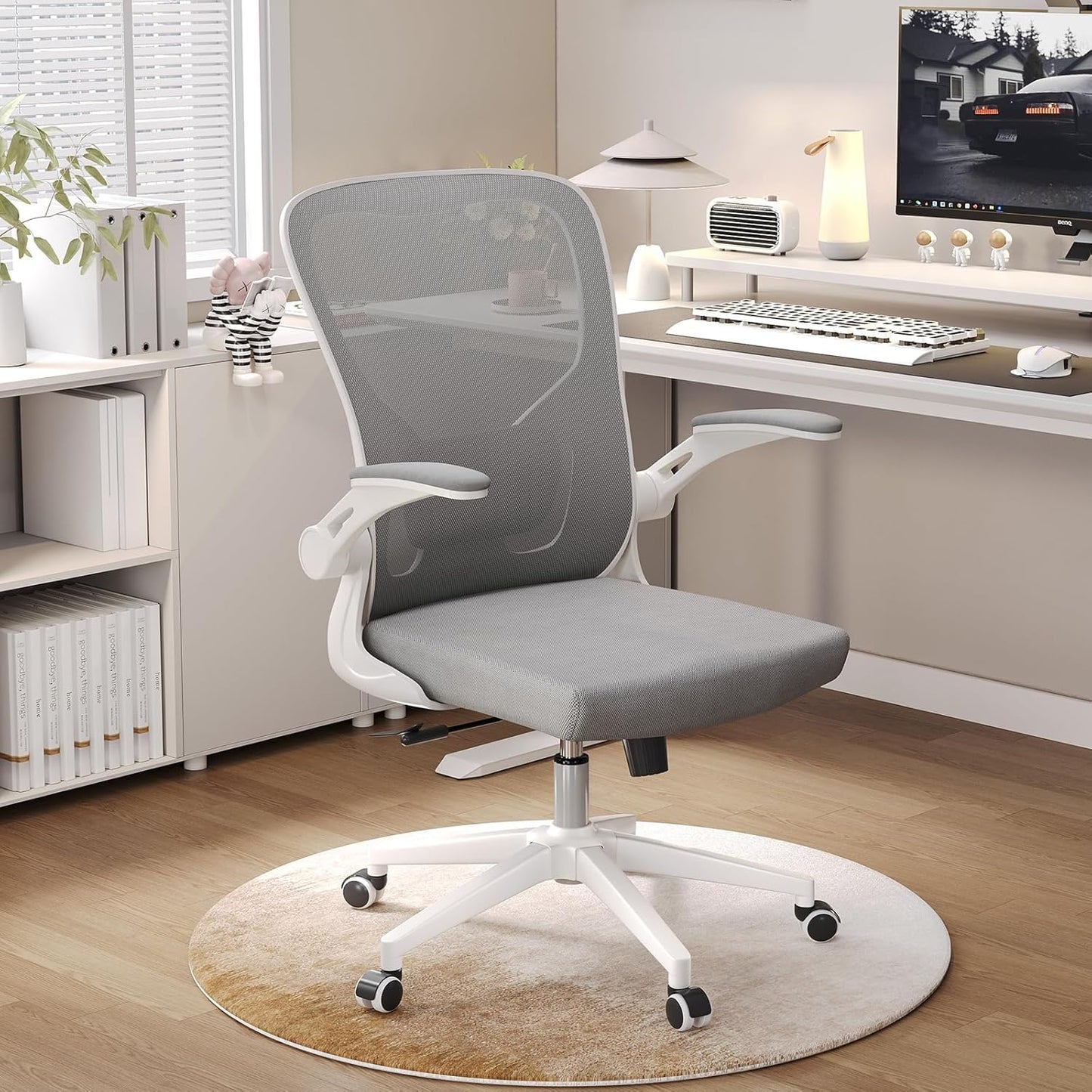 Ergonomic Office Chair, High-Back Mesh Computer Desk Chair with Adjustable Height, Lumbar Support, Flip-Up Armrests,headrest，and Swivel Rolling Design for Home and Office Use