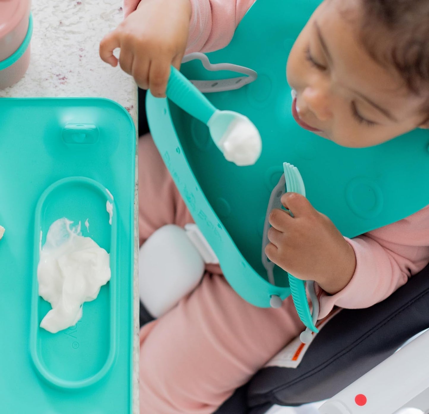 BUSY BABY Bungee Bib & Utensil Set – Adjustable Silicone Bib with Pocket & Tethered Utensils for Babies & Toddlers