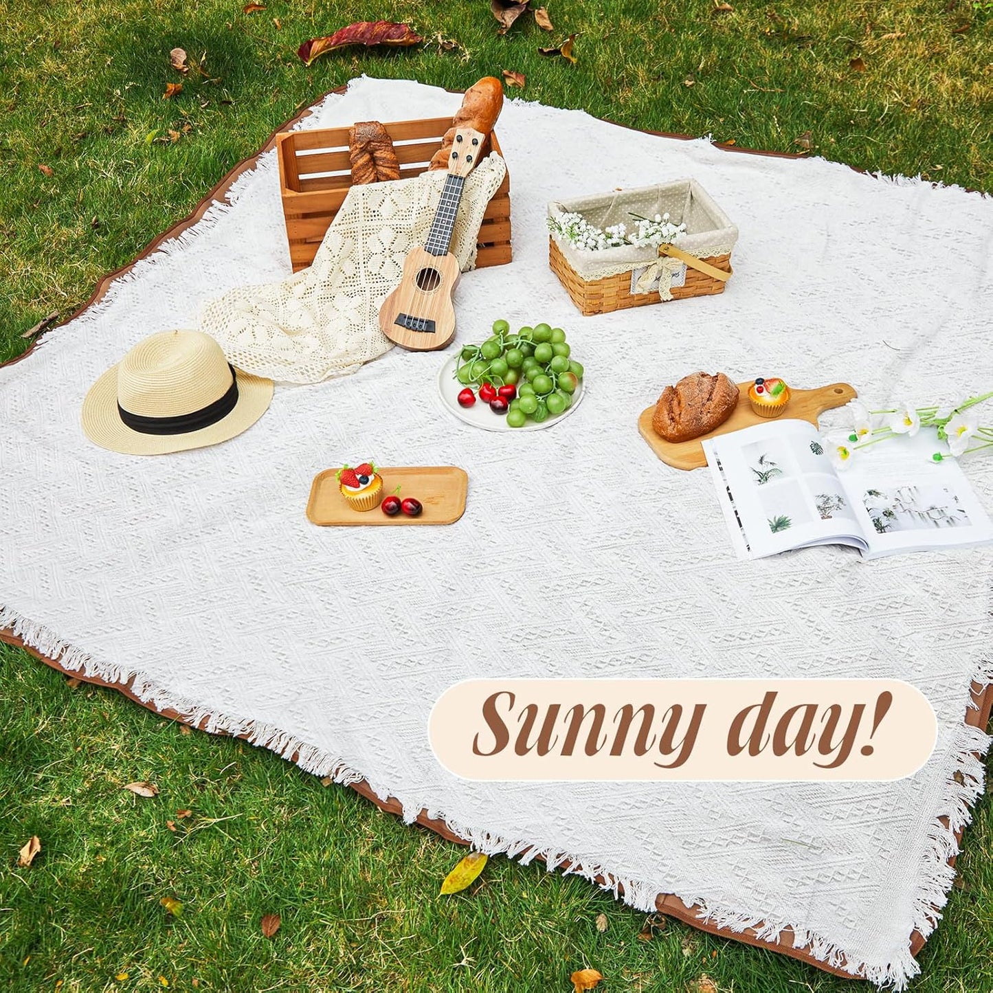 Waterproof Picnic Blankets Outdoor Blanket Foldable 2 in 1 Double Layer Sandproof Beach Mat with Carry Strap for Camping Lawn Park Beach Grass(White)