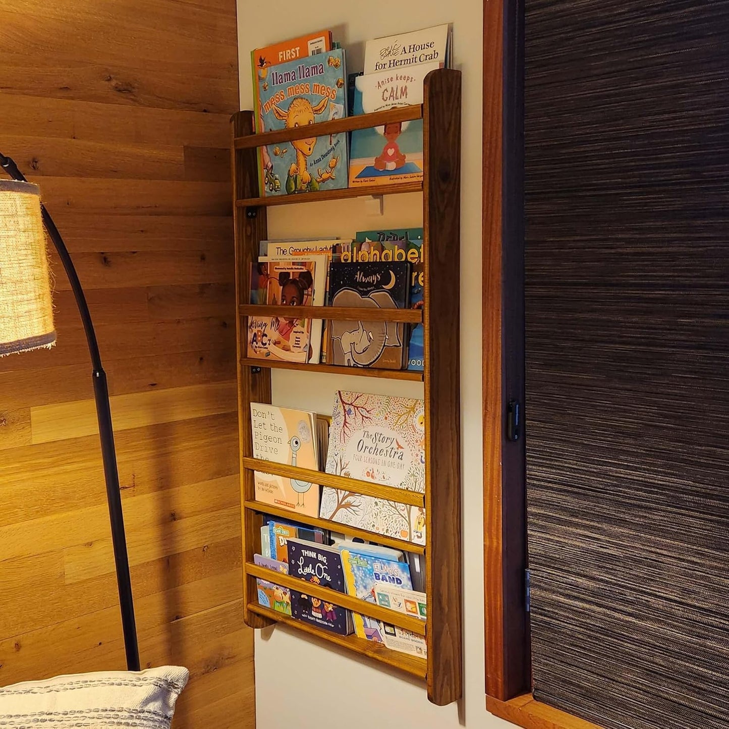 Handmade Solidwood Wall Mounted Montessori Kids Bookshelf, Solid Pine 4 Tier Book Display for Children Bedroom, Nursery Furniture Bookcase, Pine Tree Book Organiser for Living Room (Chestnut)